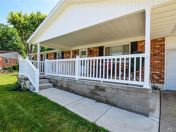 4th image of 1002 Clayton Ct