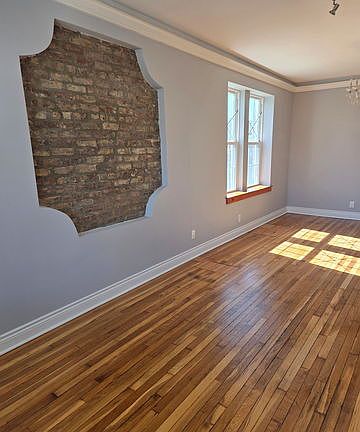 3rd image of 844 N Harding Ave #1