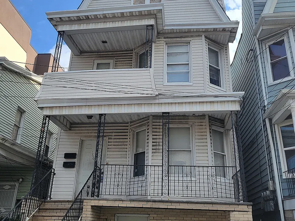 166 Grant Ave #3