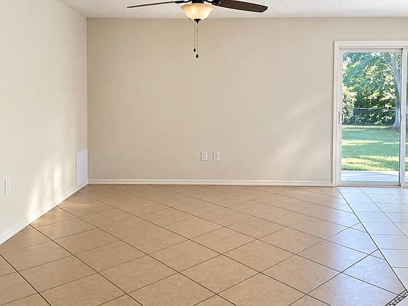 4th image of 406 Christy Ct