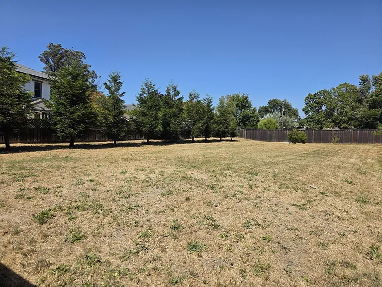 780 W Cotati Ave — Photo 42