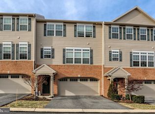 5 Vista Cir, Lemoyne, PA 17043