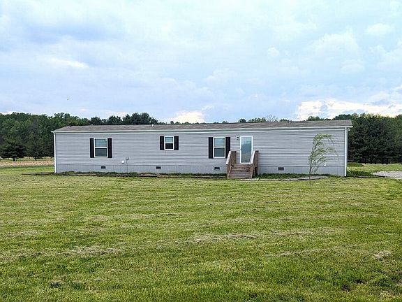 4th image of 445 N County Road 900 W