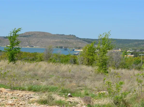 121 White Moon Rd, Graham, TX 76450