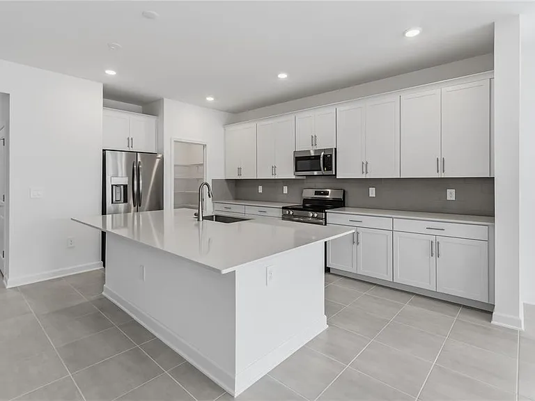 5512 Fiona Ln — Photo 9