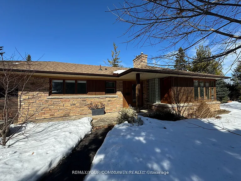 10 Fredericton Rd — Photo 2