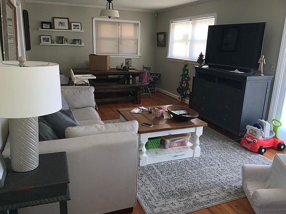 4th image of 813 Elmwood Dr