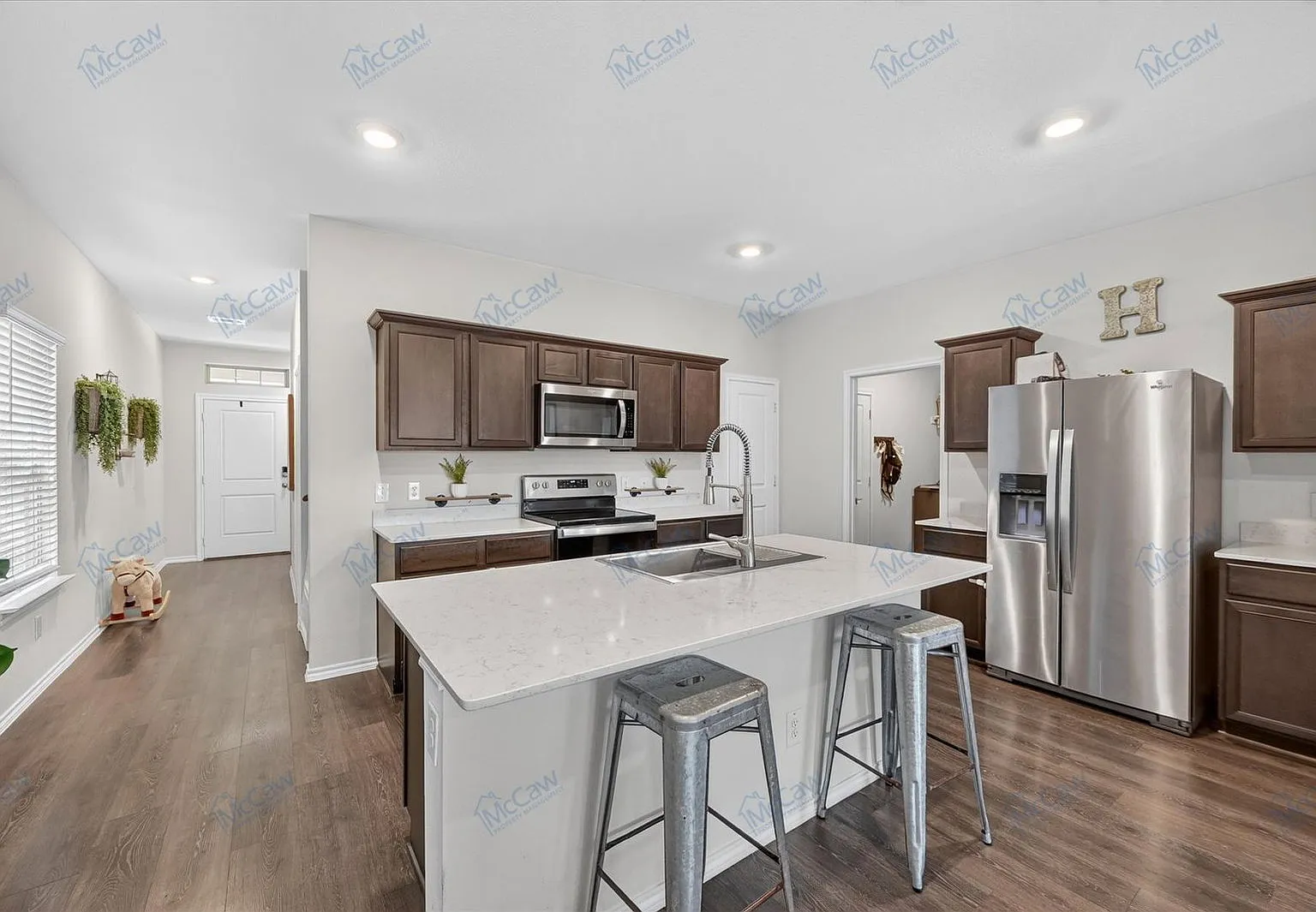 3 bed, 2.5 bath, 2057 sqft, $2,400 — Photo 2