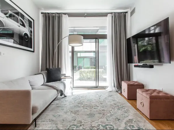 660 W Wayman St Unit 106, Chicago, IL 60661