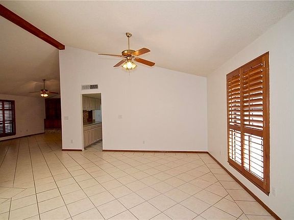 2nd image of 3205 Matagorda St