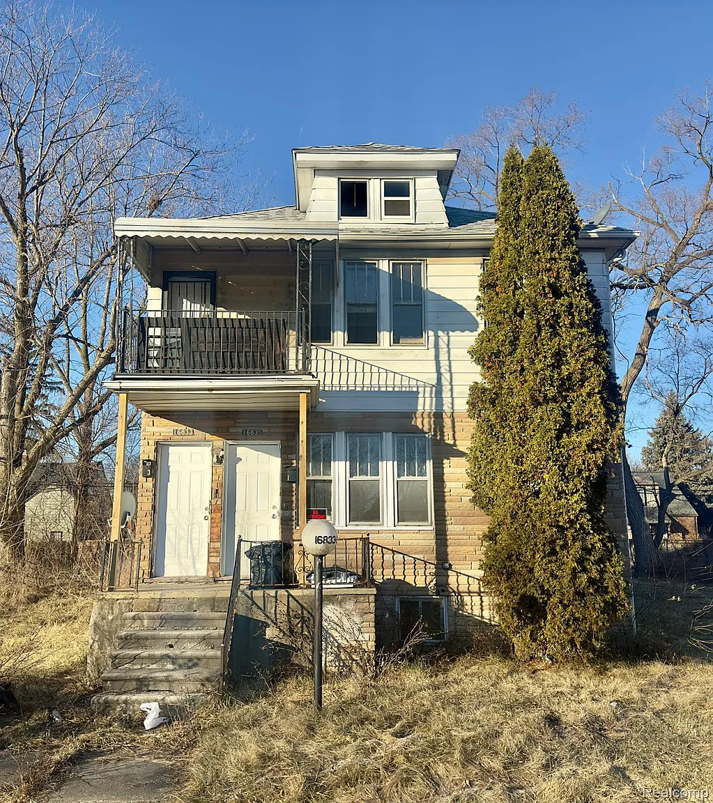 16835 Log Cabin St photo 1