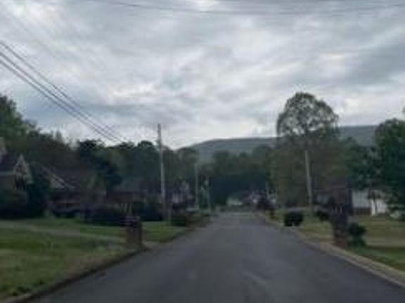 Exterior Neighborhood (street photo)