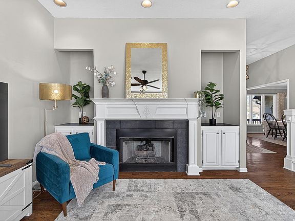 2nd image of 1425 Riverside Dr