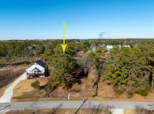 327 Chadwick Shores Drive, Sneads Ferry, NC 28460