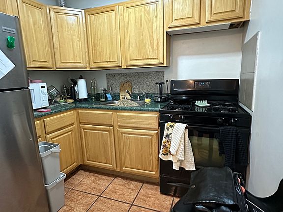 5th image of 1625 E 13th St Floor 1