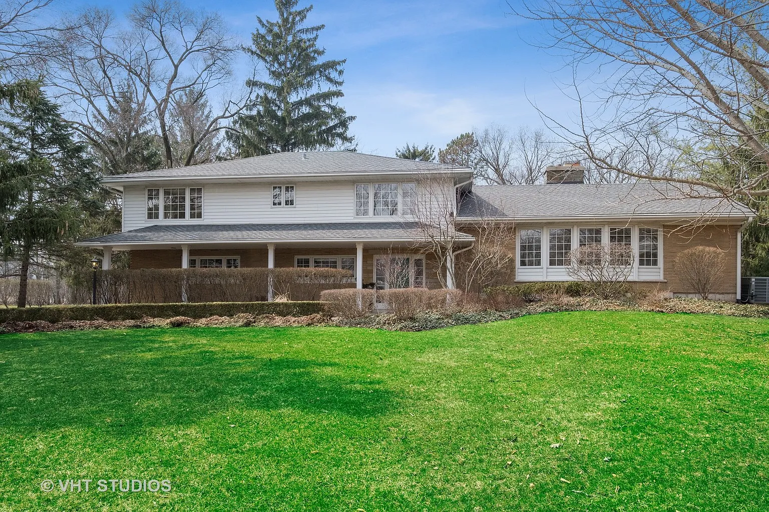 550 Valley Way photo 1