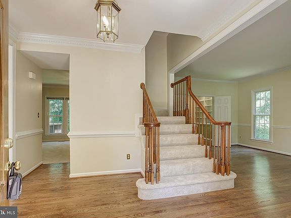 5th image of 7148 Chesterfield Dr