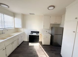 7200 S. Victoria Ave., Los Angeles, CA 90043