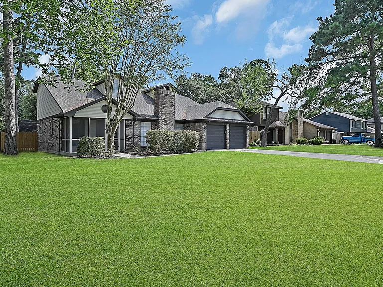 915 S Diamondhead Blvd — Photo 2