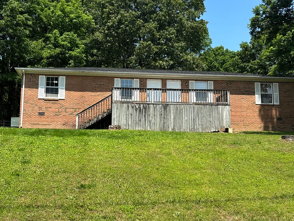 408 & 410 Oakwood Dr