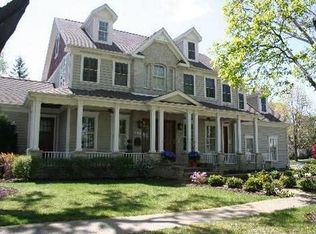 818 W 4th St, Hinsdale, IL 60521