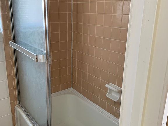 4th image of 520 W Kleberg Ave APT 5