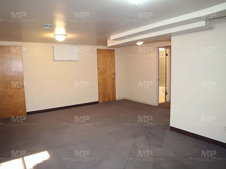 1 bed, 1.0 bath, 746 sqft, $1,195 — Photo 3
