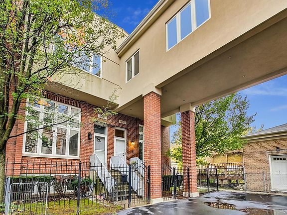 2nd image of 4915 W Gunnison St APT D