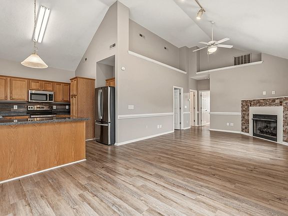 3rd image of 1020 Phyllis St.