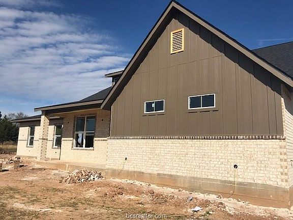 2nd image of 5023 Lantern Ln