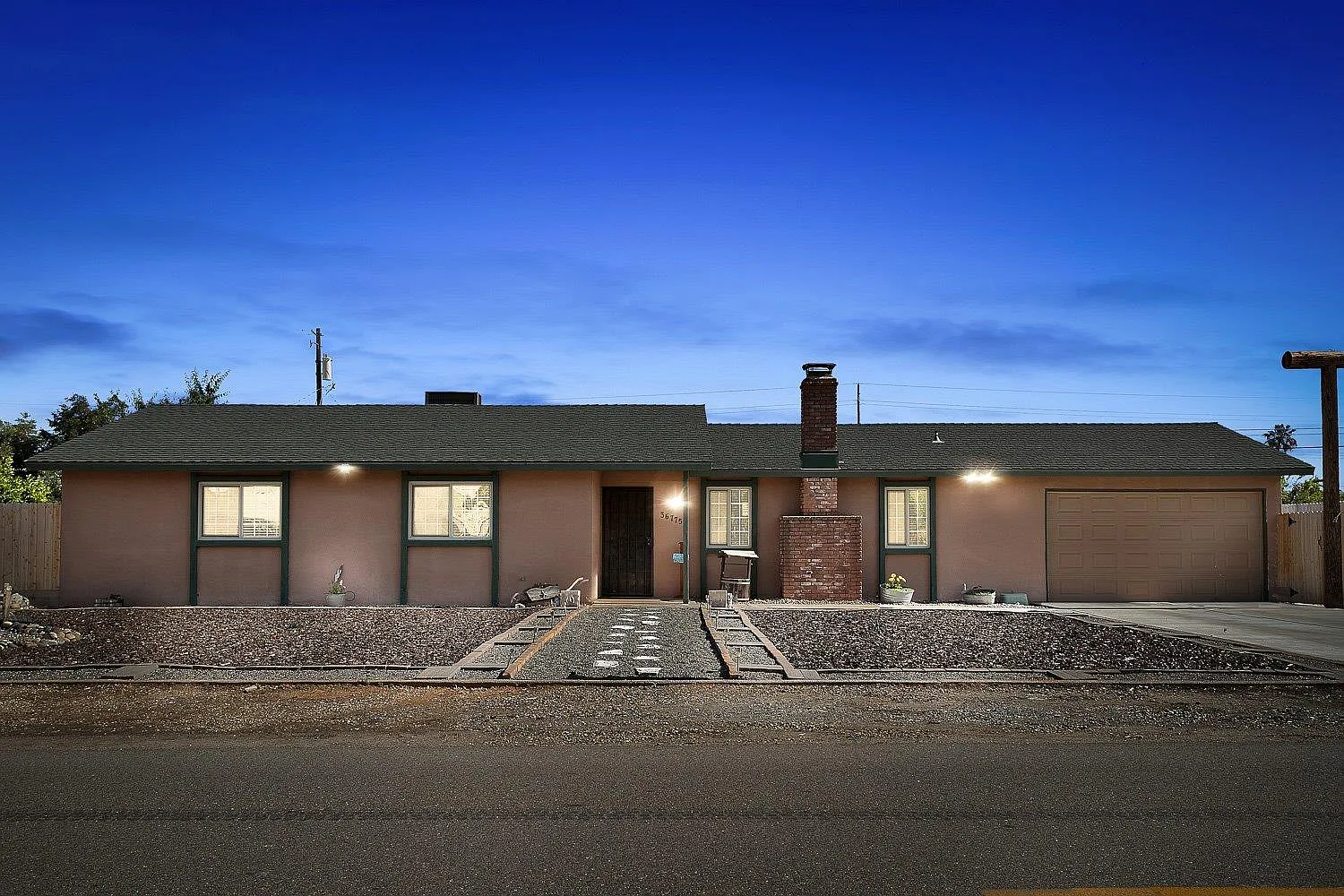 36775 Orange Grove Ave photo 1