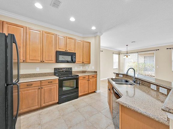Kitchen with 42" cabinets & pantry