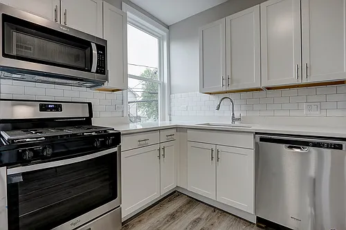 2815 N Hamlin Ave #2R Photo 1