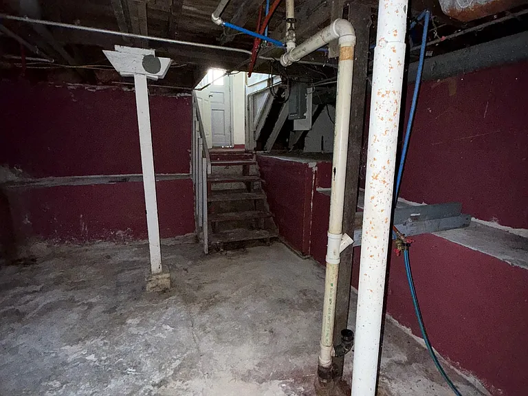 968 W View St — Photo 9