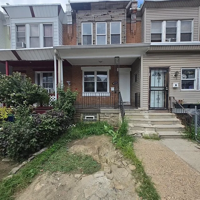 3 bed, 1284 sqft, $1,895 — Photo 2