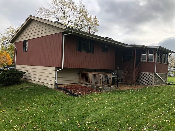4th image of 180 Cambridge Ln