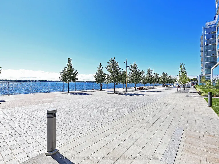 29 Queens Quay E #811 — Photo 34