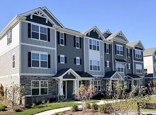 325 Basin Ct, Saint Charles, IL 60174