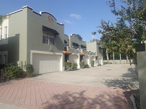 South Tampa 2 bedroom,2.5 Bath,1 Cg Townhome