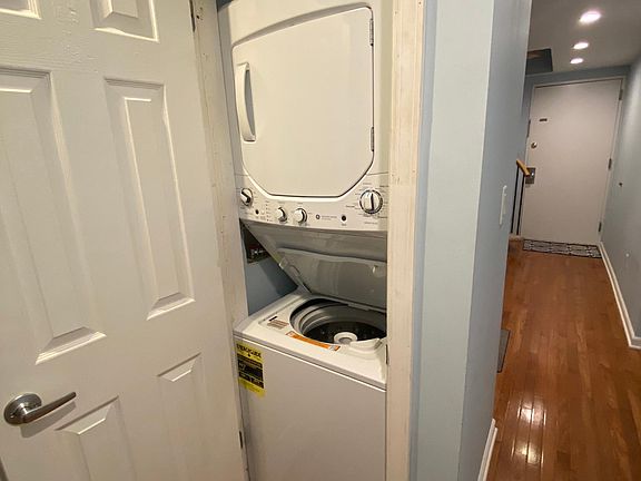 Washer dryer in unit
