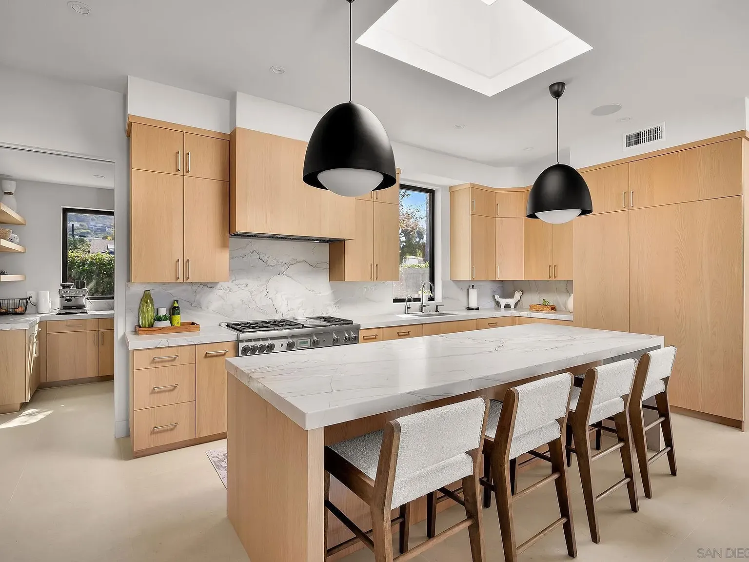 3 bed, 4.0 bath, 1775 sqft, $20,000 — Photo 3