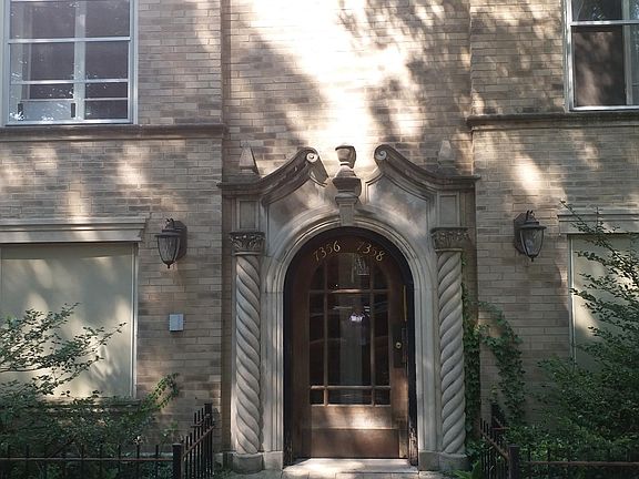 2nd image of 7356 N Damen Ave APT 3S