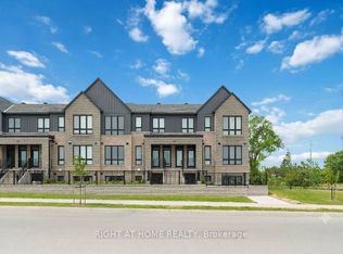800 F Roger Griffiths Ave #D, Ottawa, ON K2S3A9