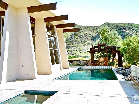 2nd image of 2477 Southridge Dr
