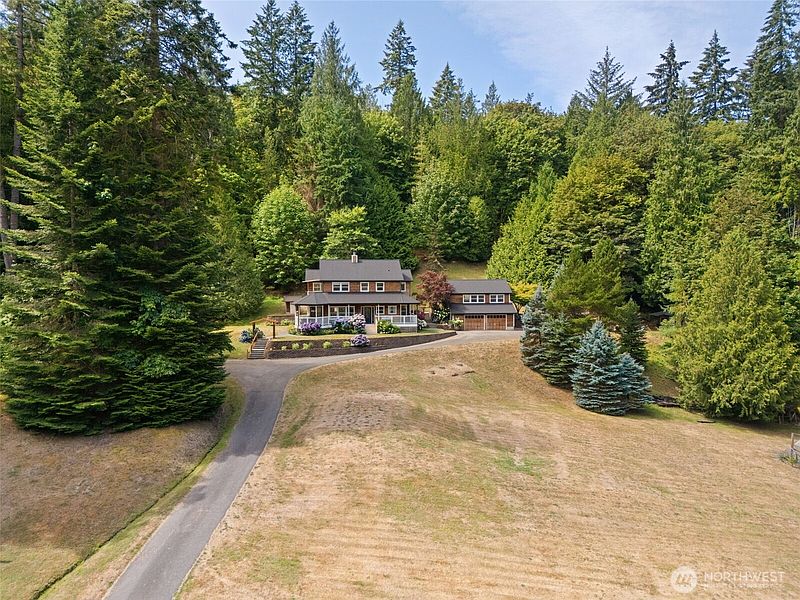 3rd image of 7879 Fletcher Bay Road NE