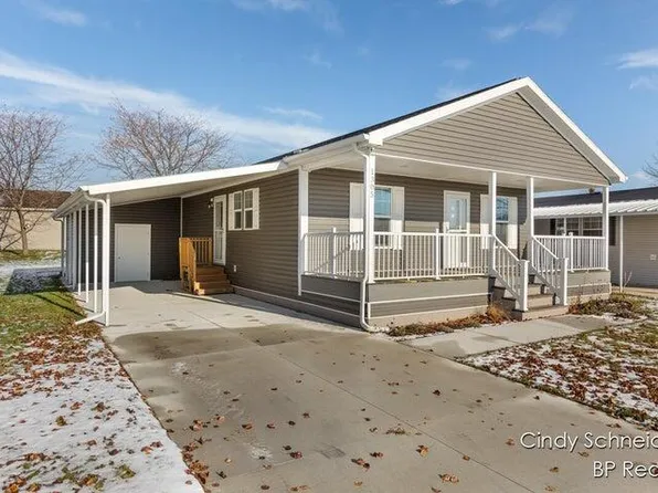 1305 Wildfield Ln, Fremont, MI 49412
