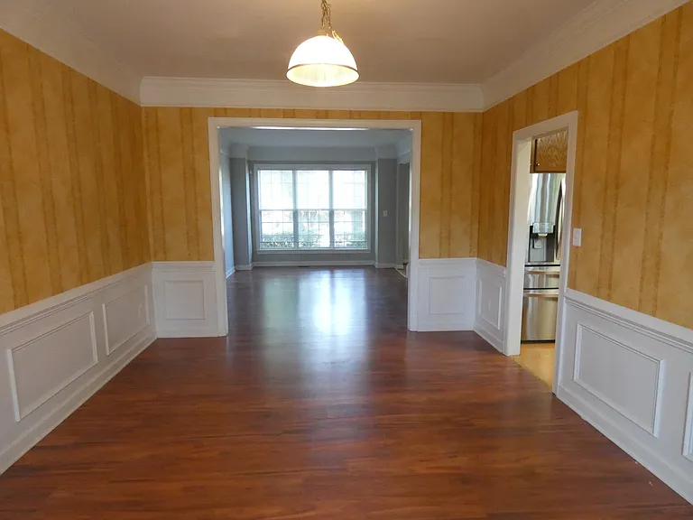 1203 Fairfax Woods Dr — Photo 7