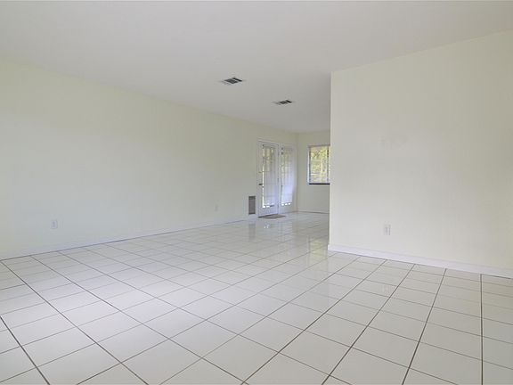 2nd image of 849 SE Lansdowne Ave