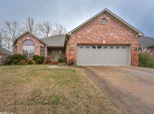 40 Blue Mountain Dr, Maumelle, AR 72113