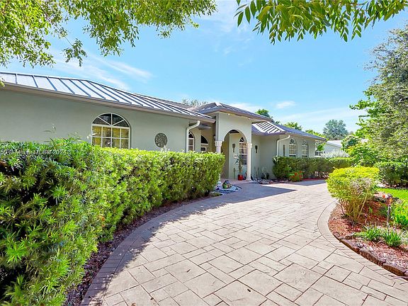3rd image of 17521 SW 93rd Pl